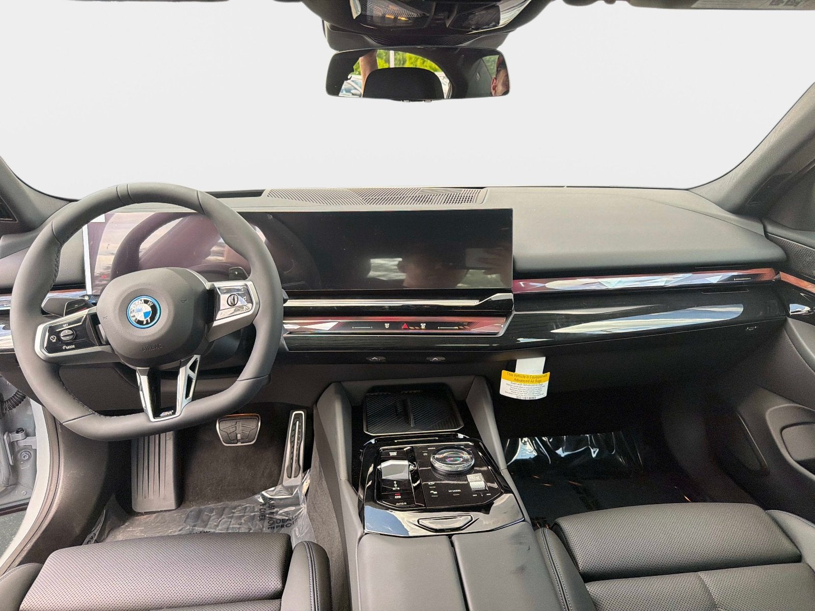 2027 BMW 550e 550e xDrive