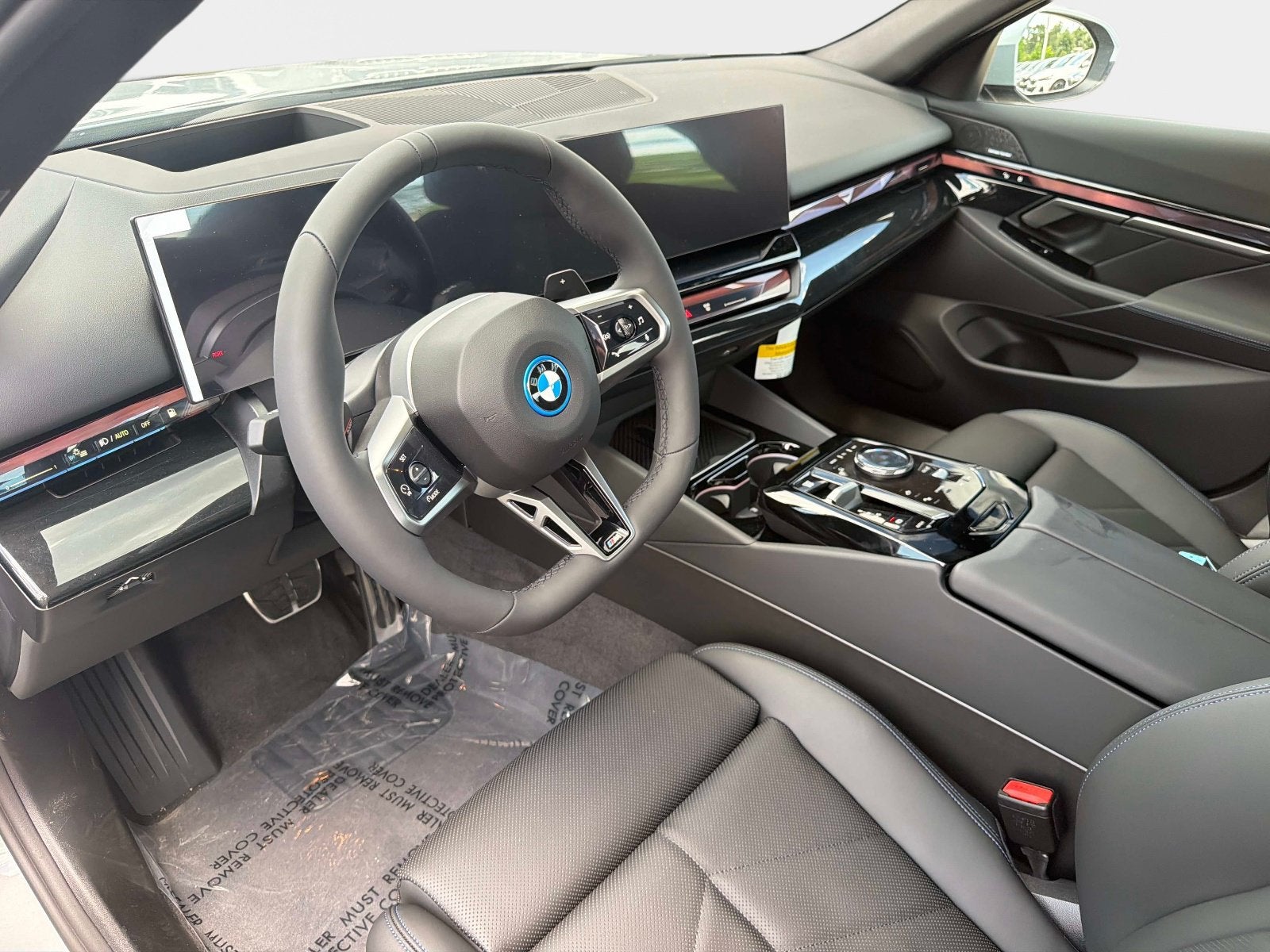 2027 BMW 550e 550e xDrive