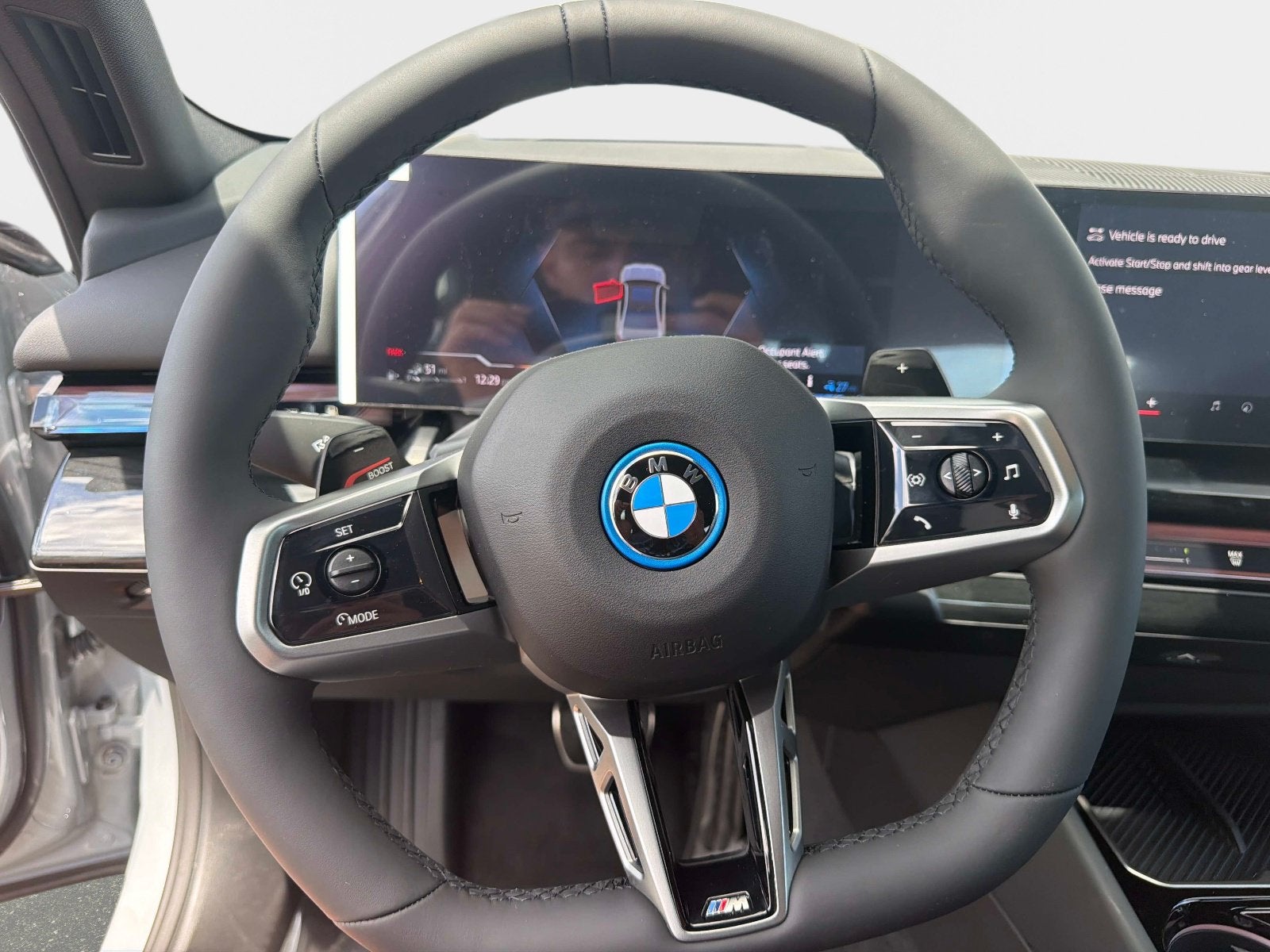 2027 BMW 550e 550e xDrive