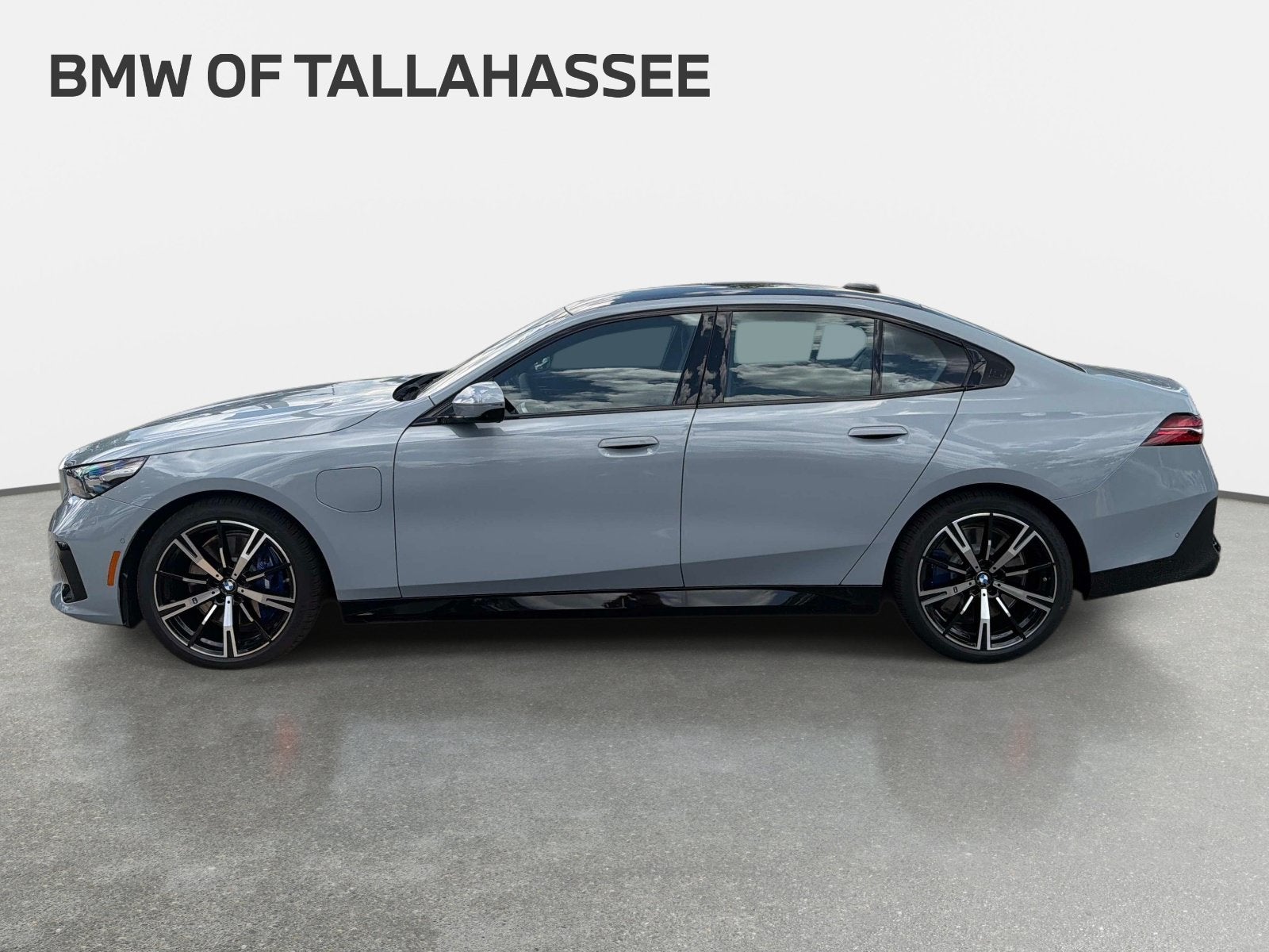 2027 BMW 550e 550e xDrive