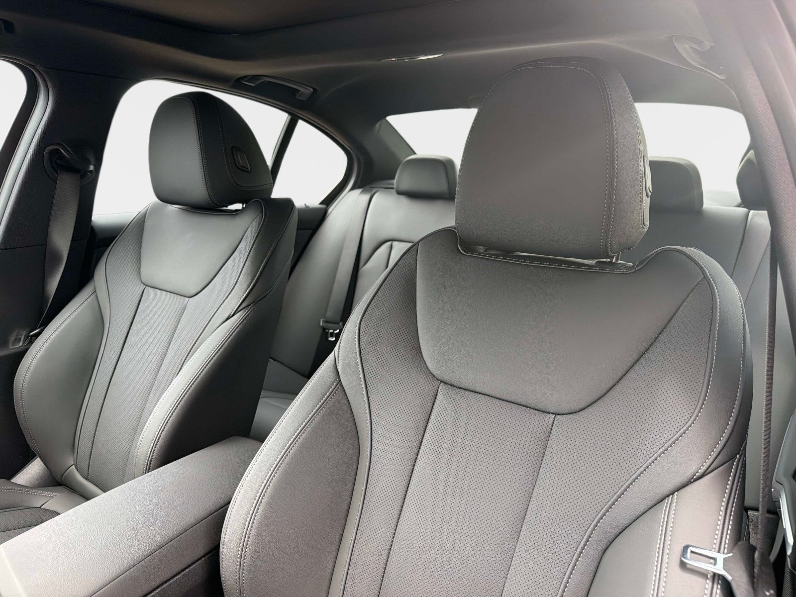 2026 BMW 330i 330i