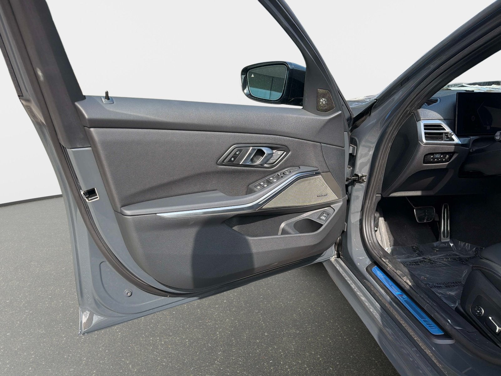 2026 BMW 330i 330i