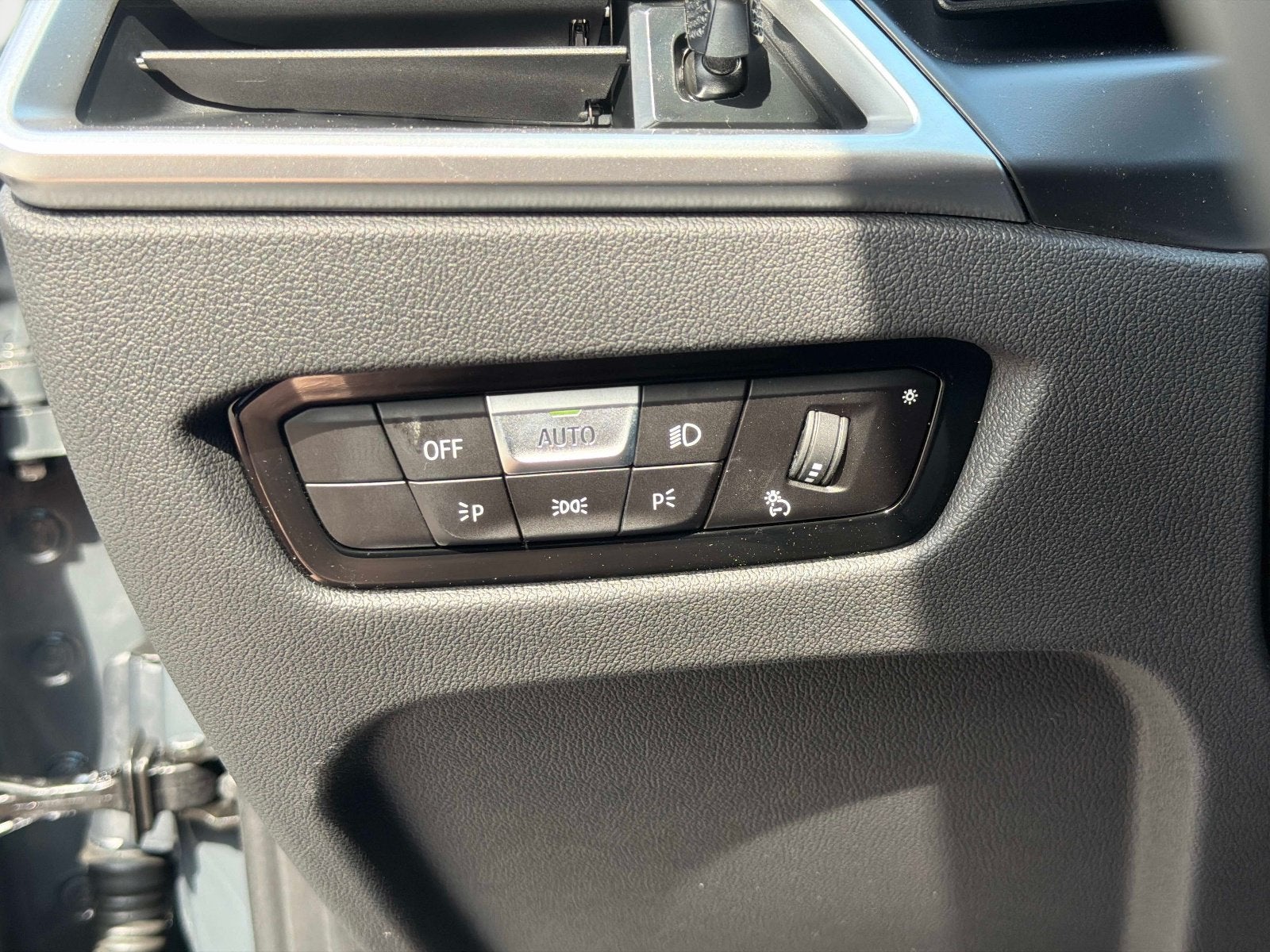 2026 BMW 330i 330i