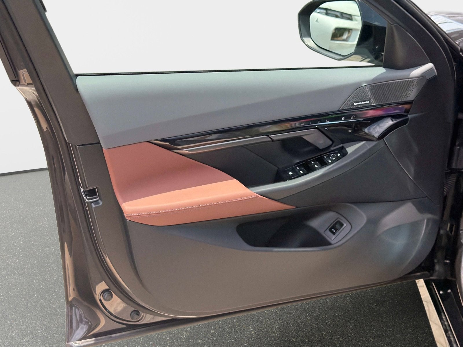 2027 BMW 530i Base