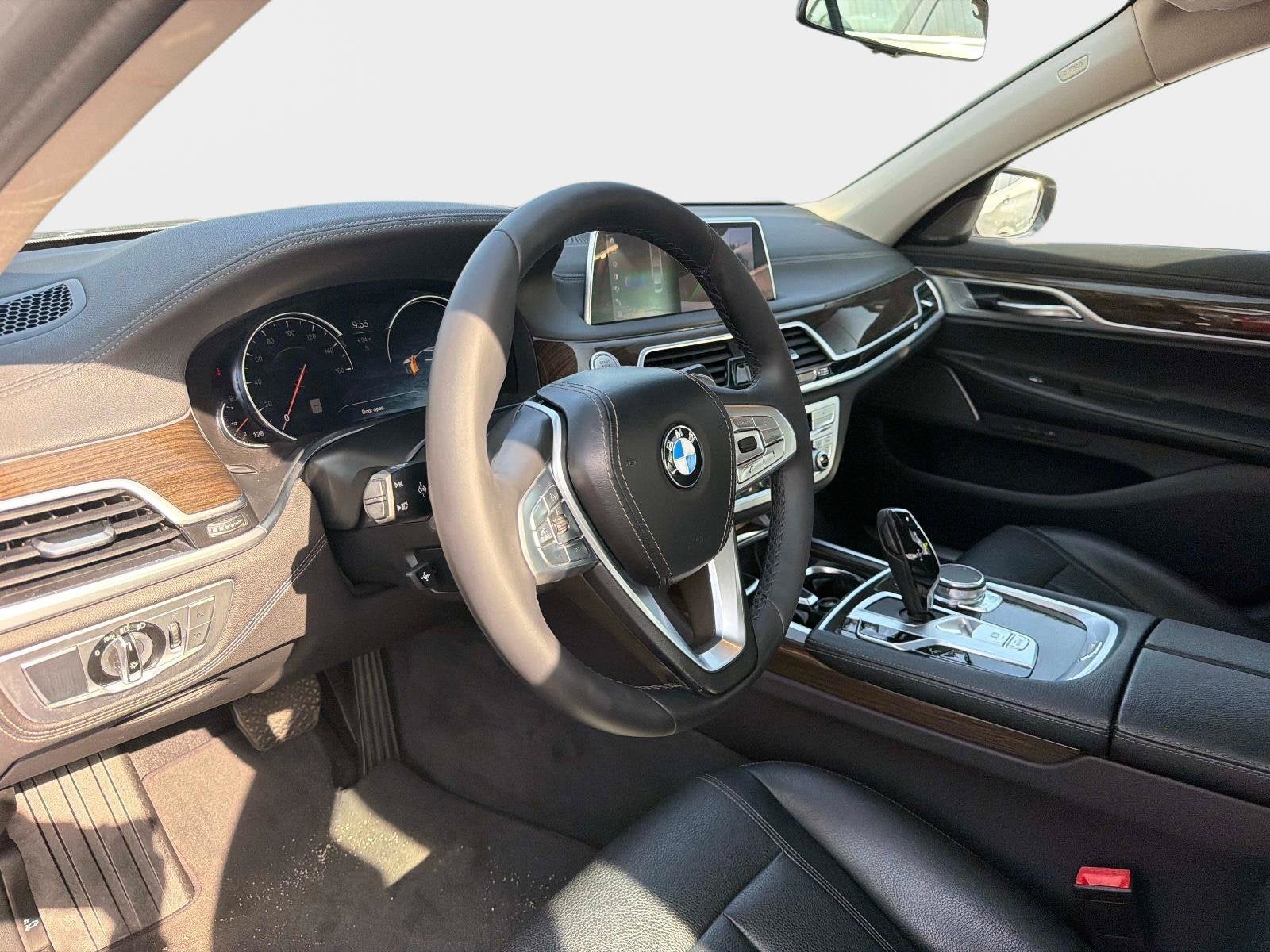 2019 BMW 7 Series 740i