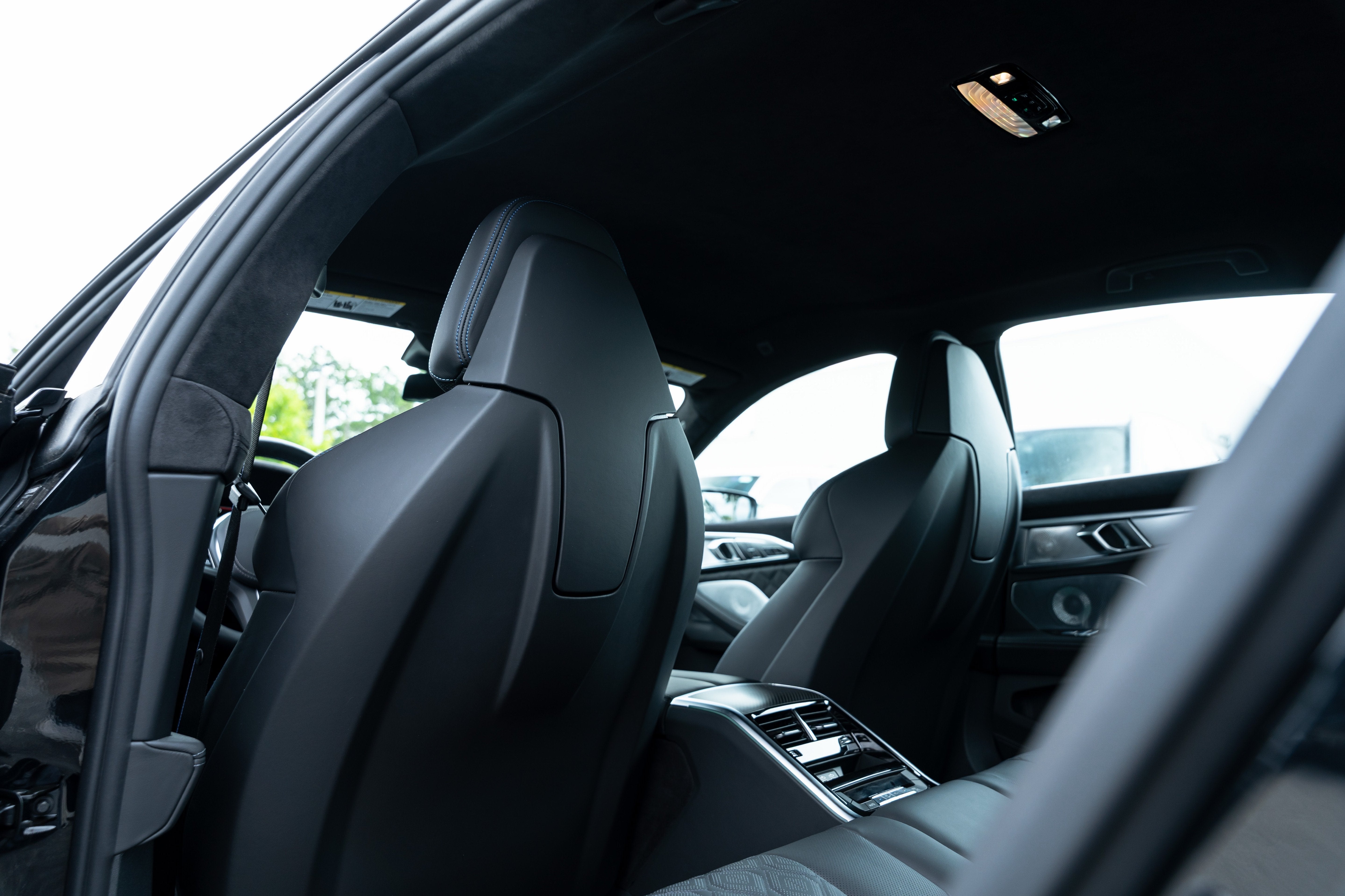 2026 BMW 850i M850i