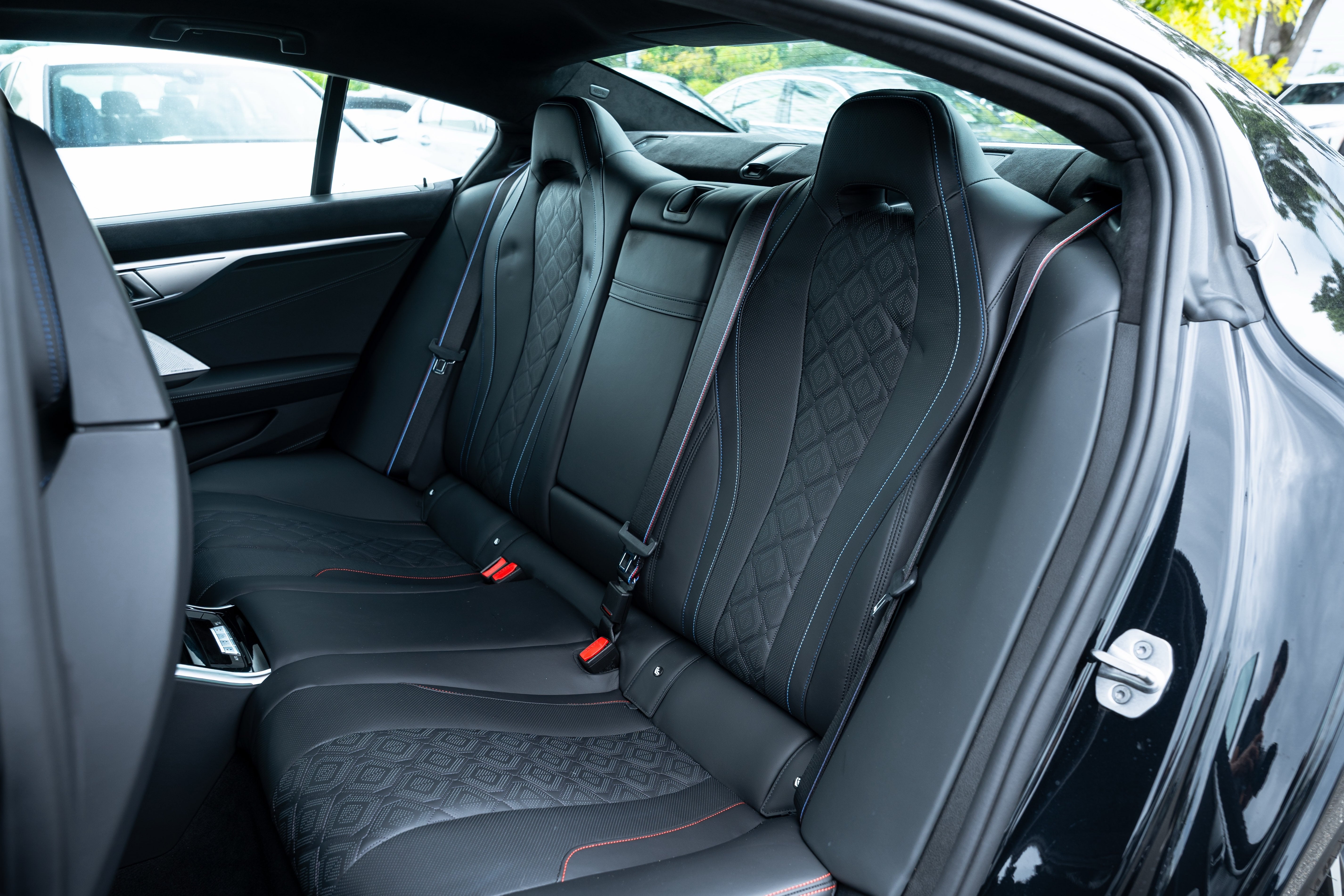 2026 BMW 850i M850i