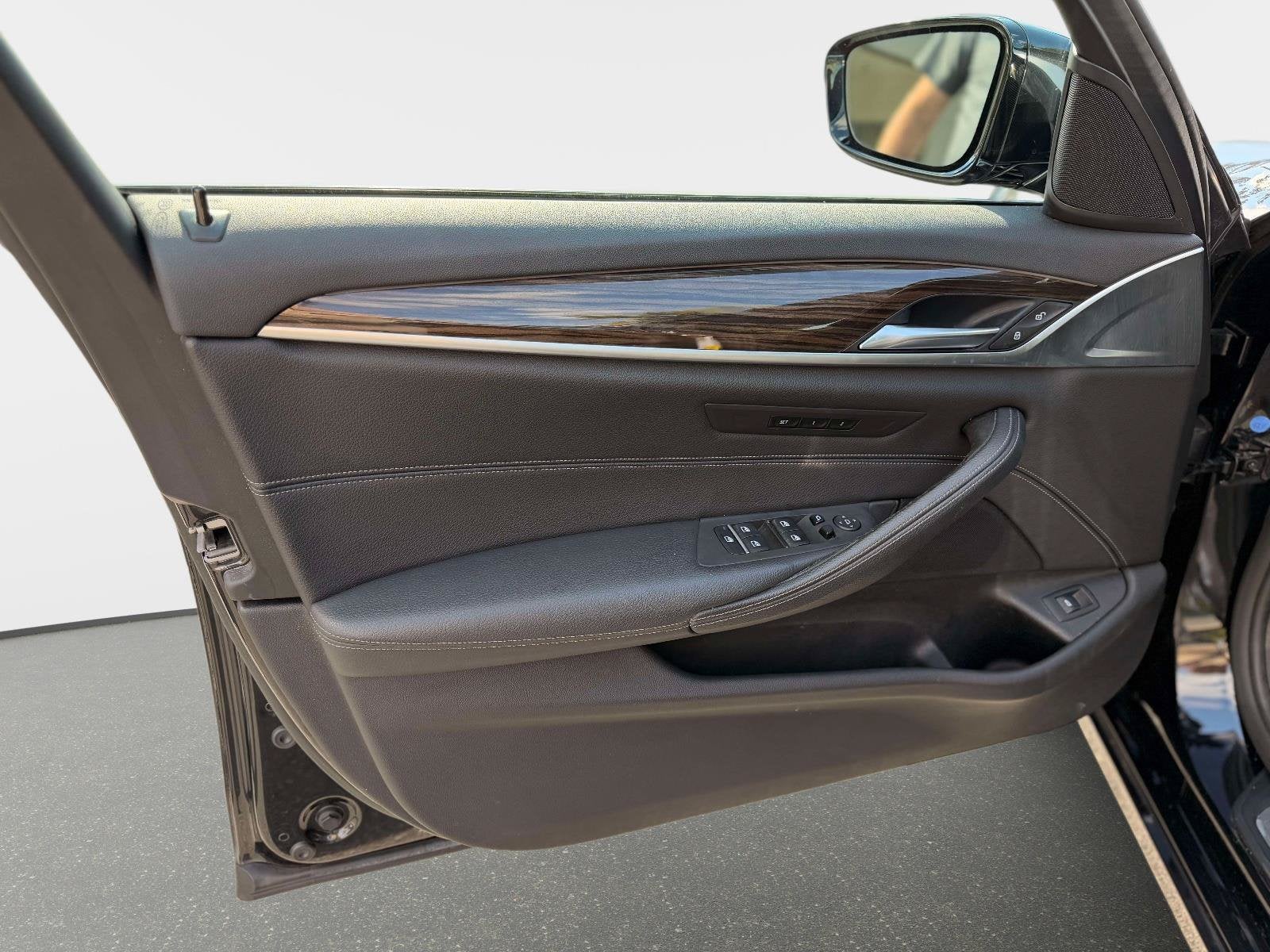 2019 BMW 5 Series 540i