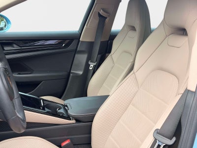 2025 Porsche Panamera Base