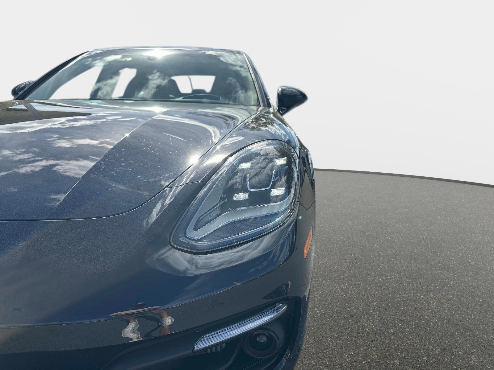 2022 Porsche Panamera Base