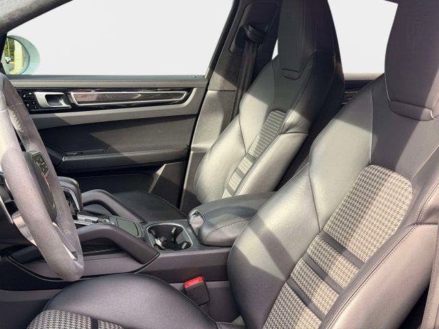 2021 Porsche Cayenne Coupe GTS