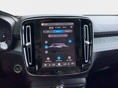 2025 Volvo XC40 B5 Plus Dark Theme