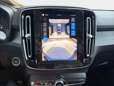 2025 Volvo XC40 B5 Plus Dark Theme