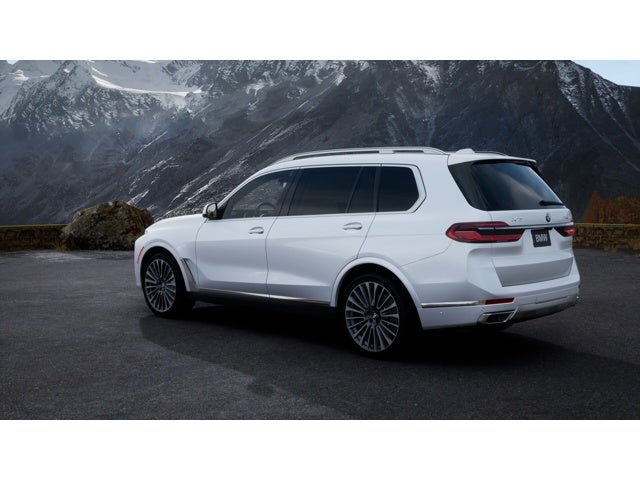 2027 BMW X7 Base