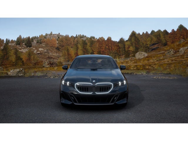 2027 BMW 550e Base