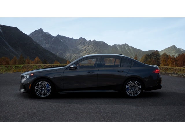 2027 BMW 550e Base