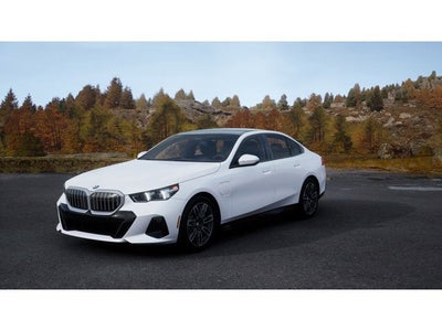 2027 BMW 550e Base