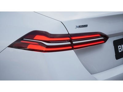 2027 BMW 550e Base