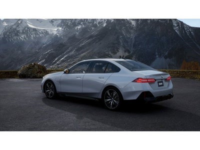 2027 BMW 550e Base