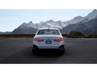 2027 BMW 550e Base