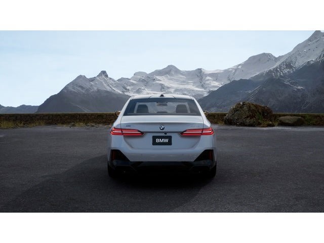 2027 BMW 550e Base