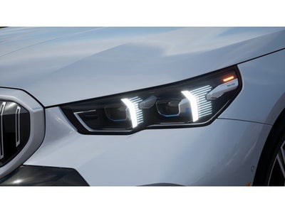2027 BMW 550e Base