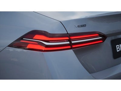 2027 BMW 550e Base