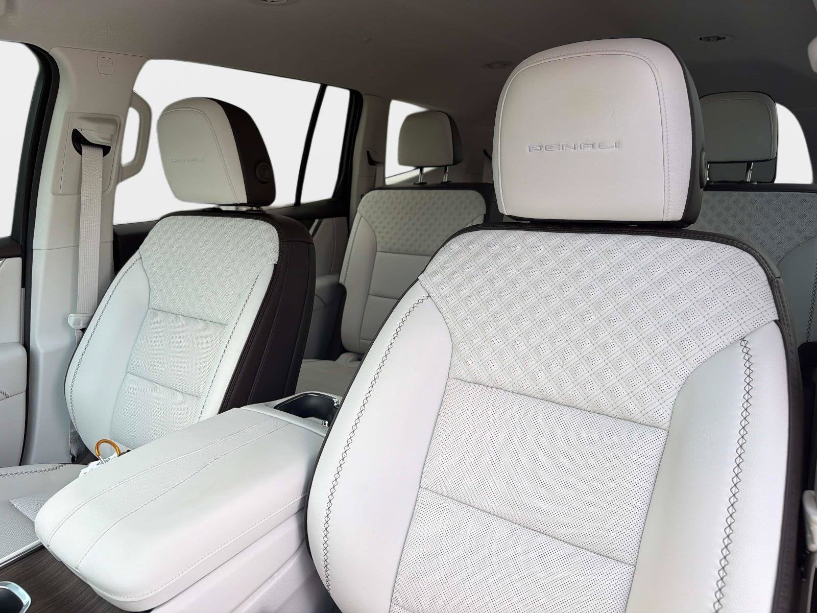 2025 GMC Acadia FWD Denali