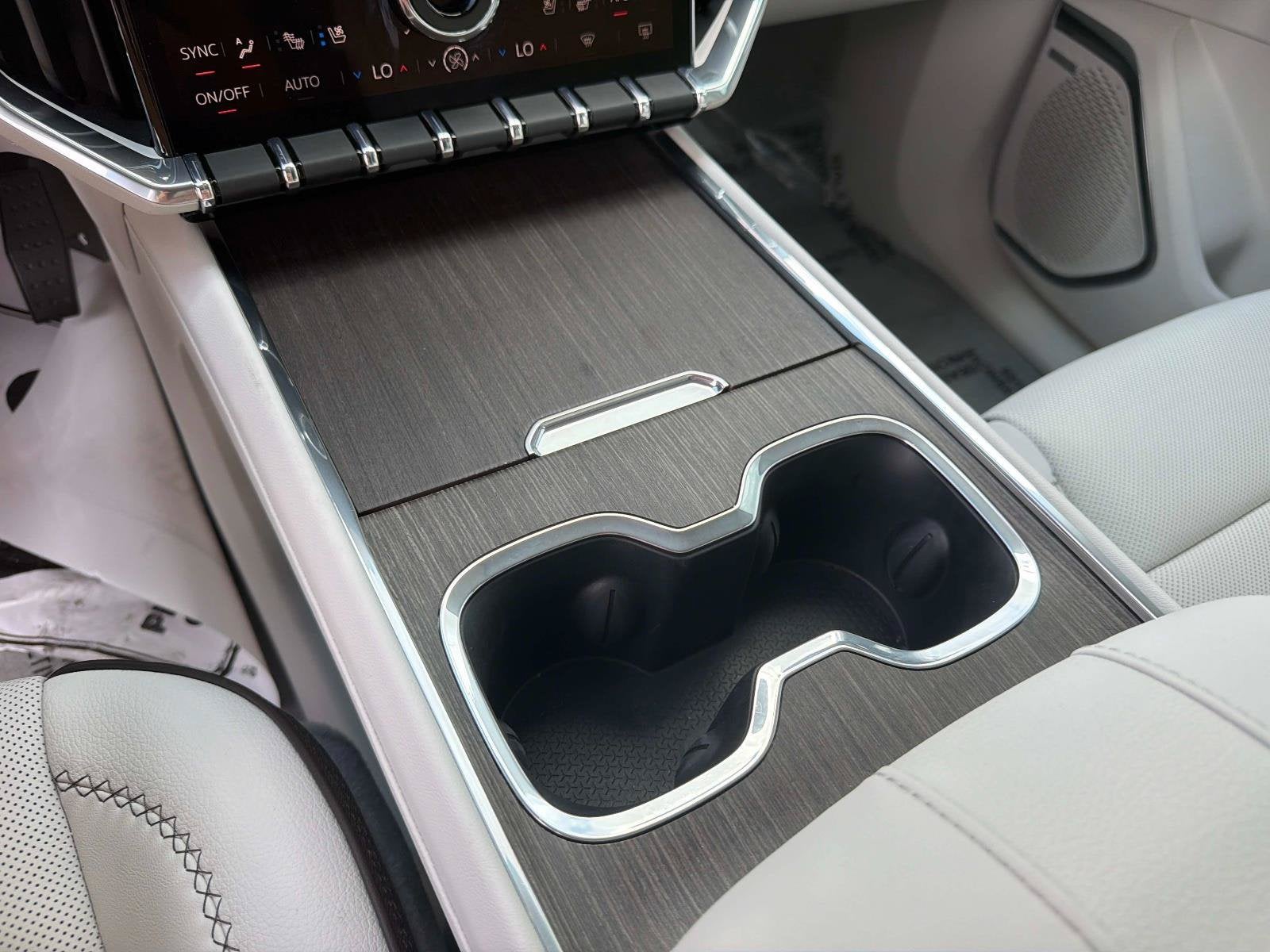 2025 GMC Acadia FWD Denali