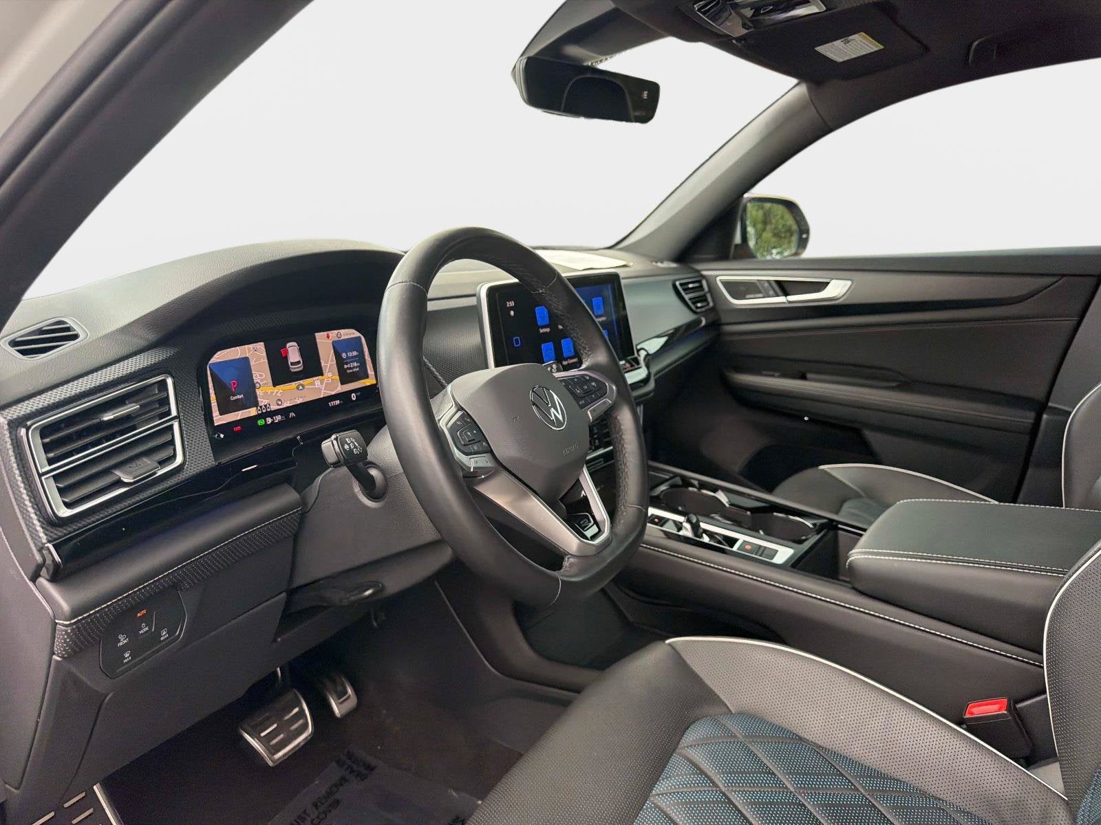 2024 Volkswagen Atlas Cross Sport 2.0T SEL Premium R-Line