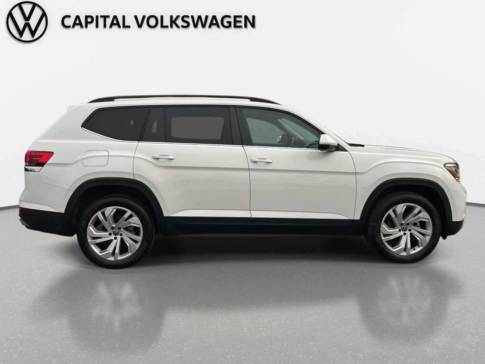2023 Volkswagen Atlas 3.6L V6 SE w/Technology