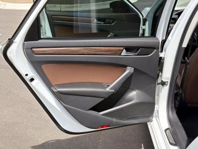 2022 Volkswagen Passat 2.0T Limited Edition