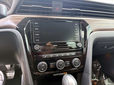 2022 Volkswagen Passat 2.0T Limited Edition