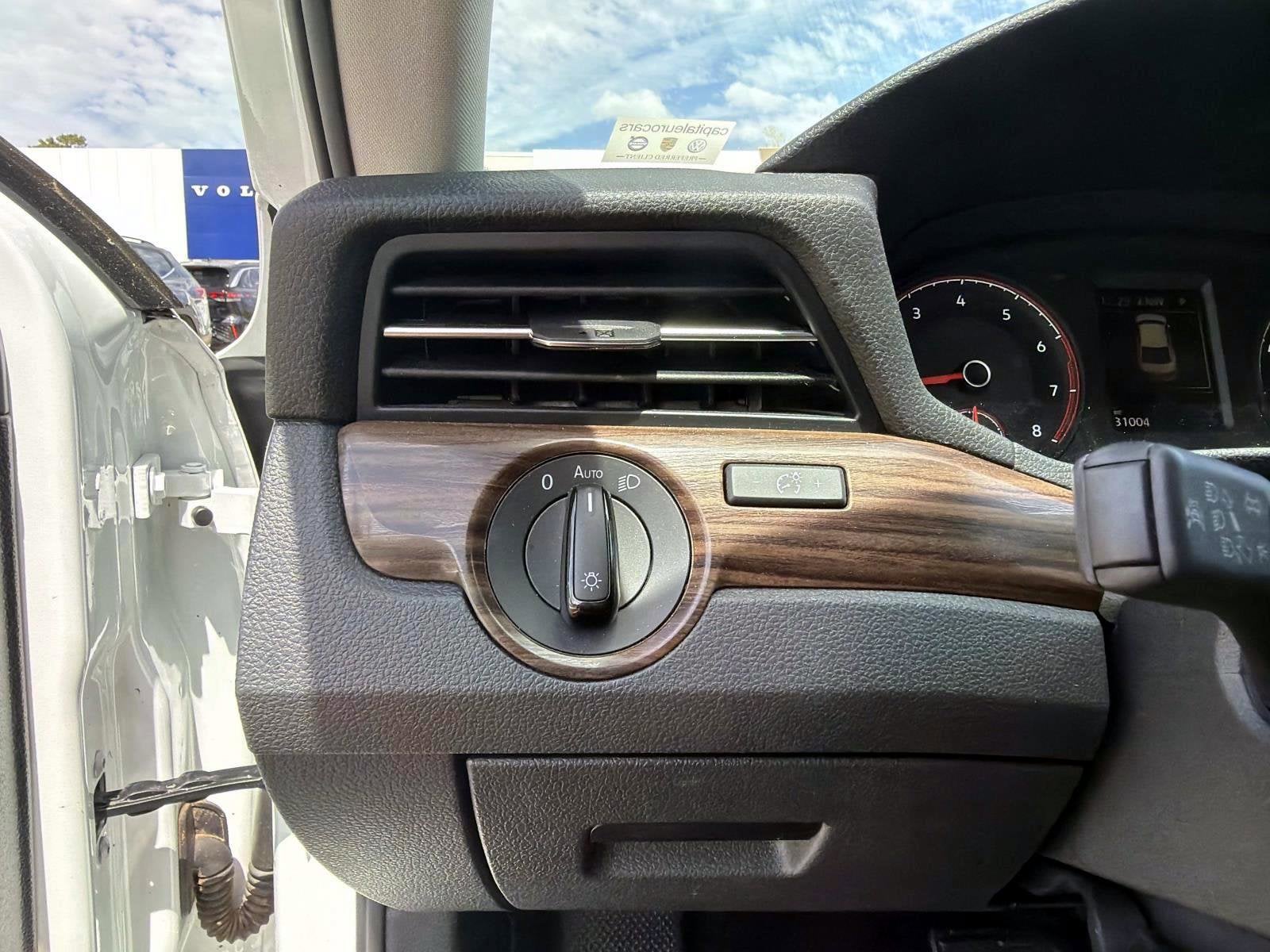 2022 Volkswagen Passat 2.0T Limited Edition