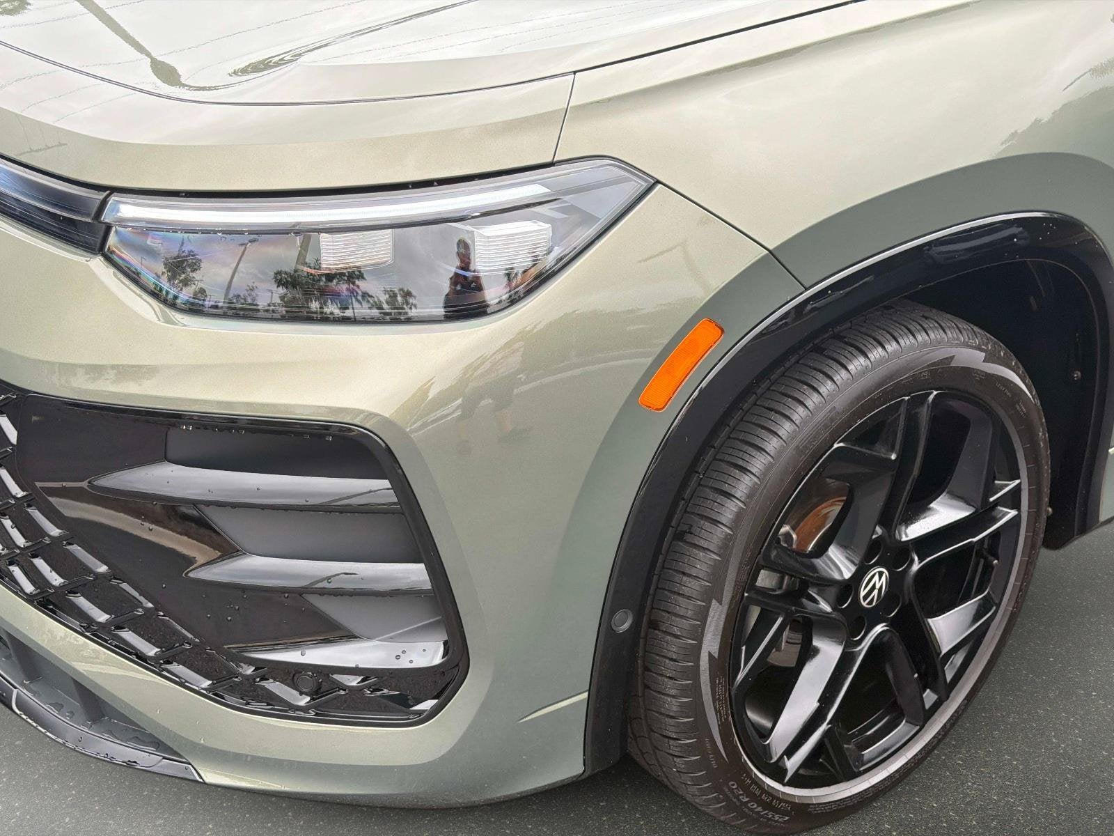 2026 Volkswagen Tiguan SE R-Line Black