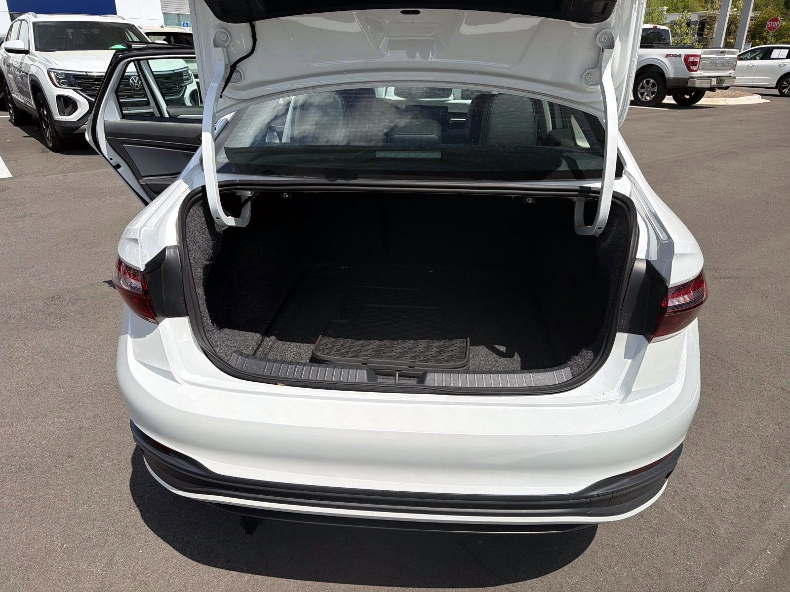 2025 Volkswagen Jetta SE