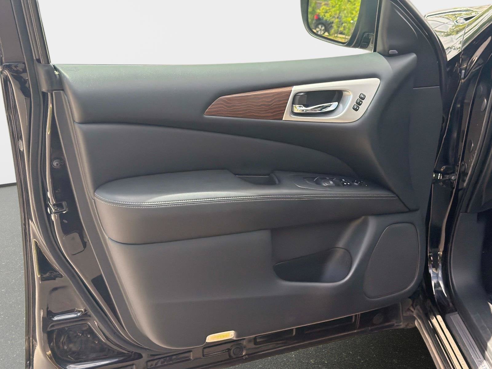 2020 Nissan Pathfinder Platinum