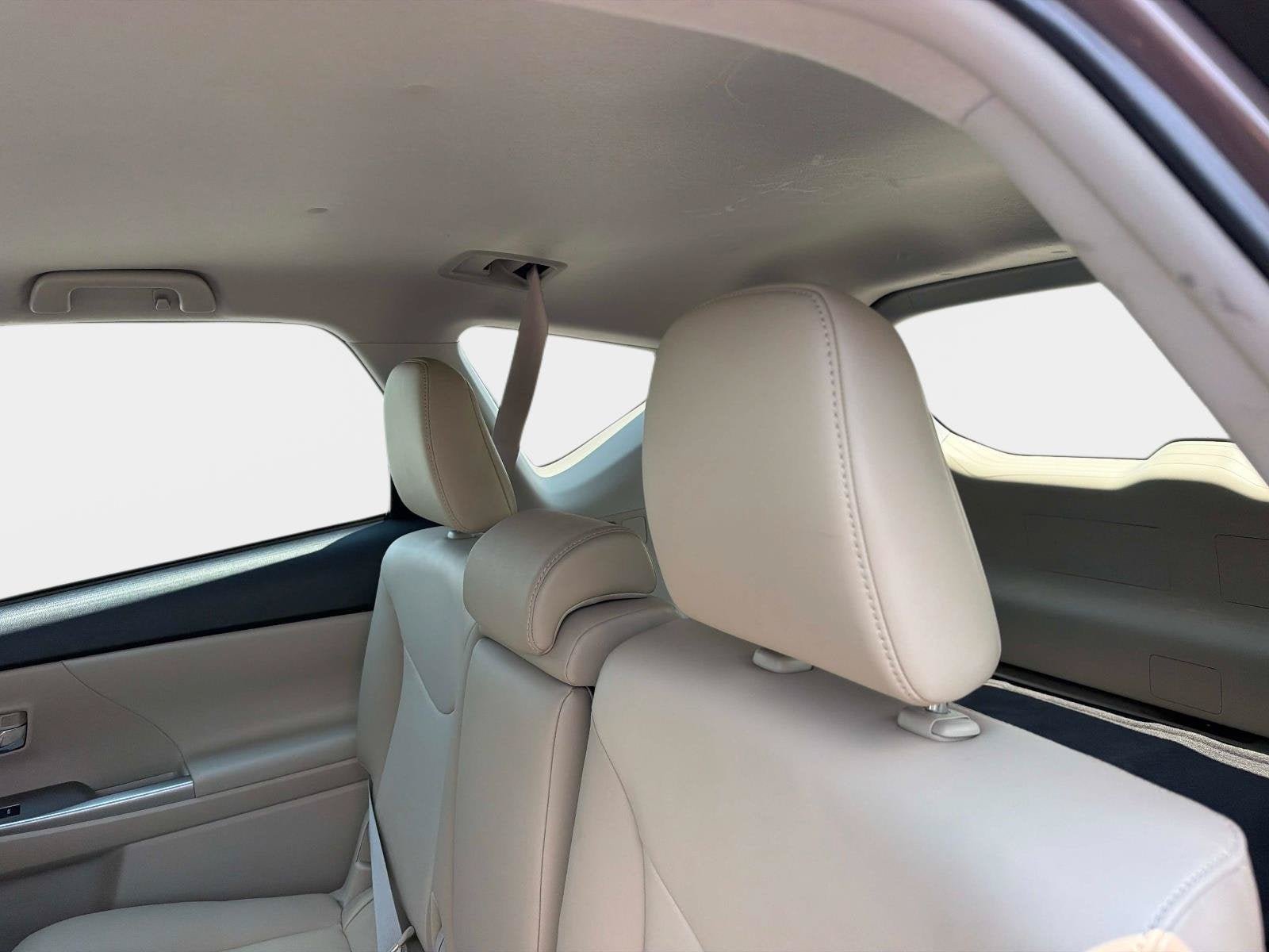 2017 Toyota Prius v Four
