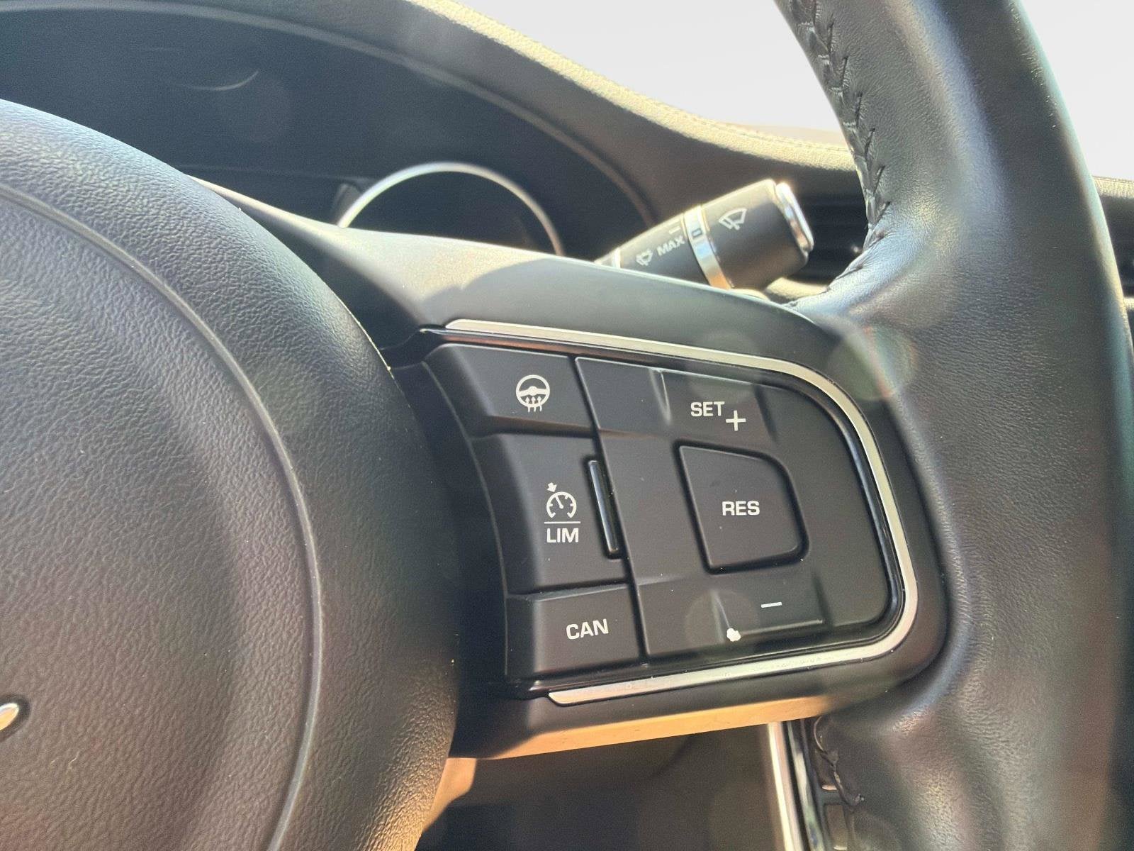 2018 Jaguar XF 25t Premium