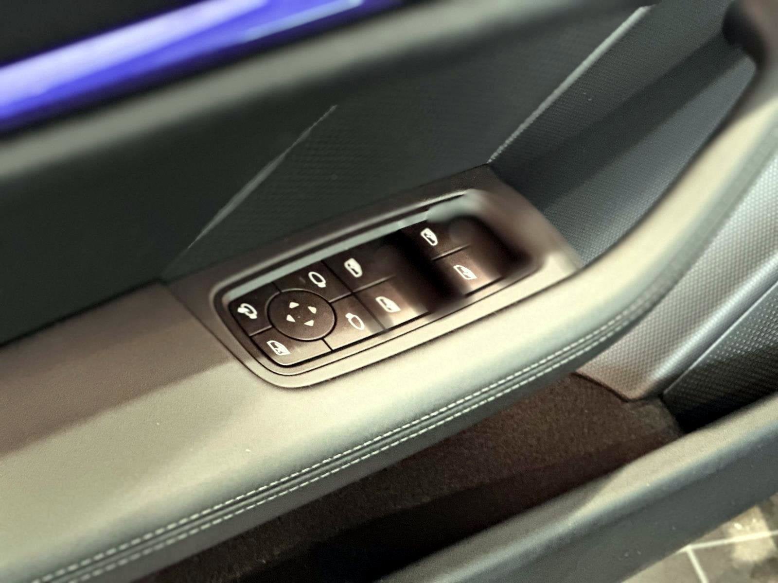 2025 Porsche Taycan 4