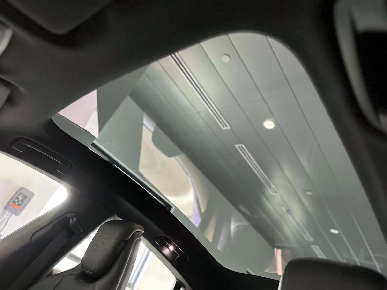 2025 Porsche Taycan 4