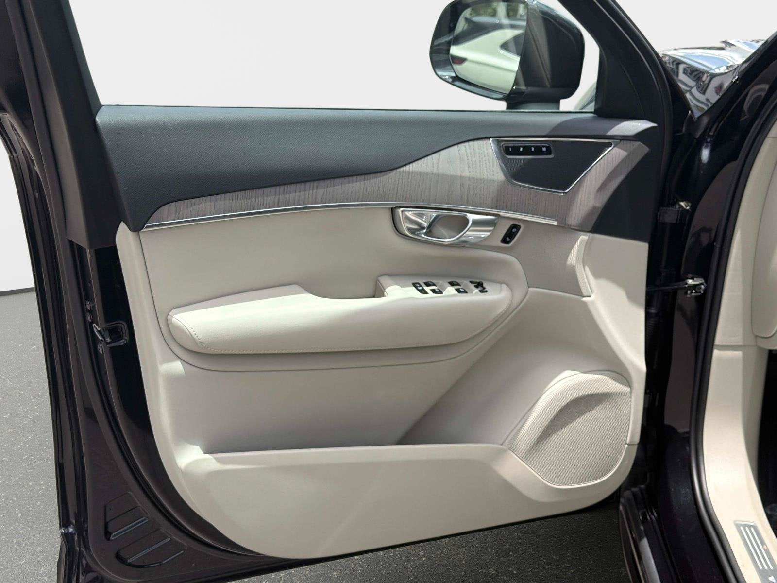 2025 Volvo XC90 Plus