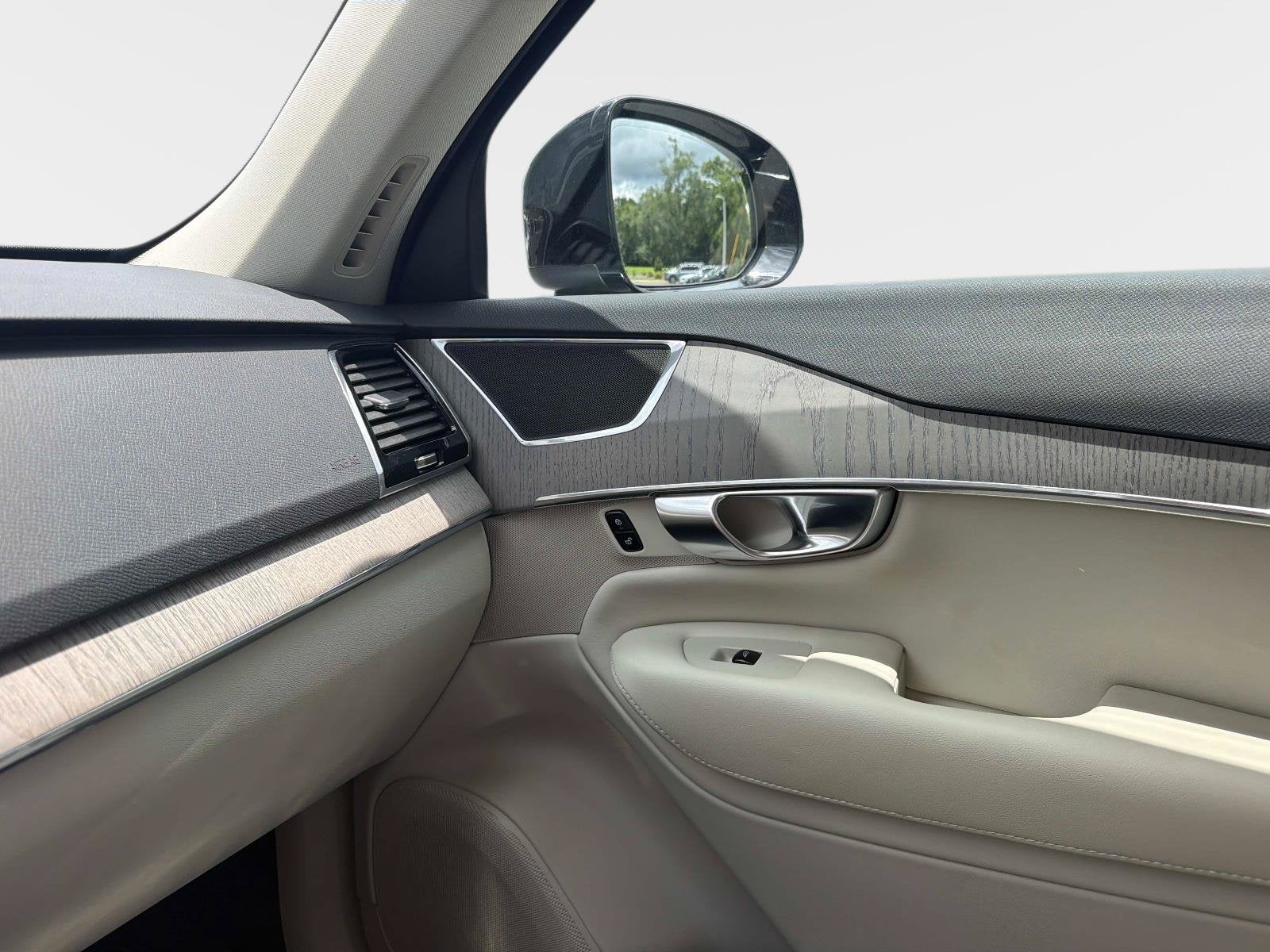 2025 Volvo XC90 Plus
