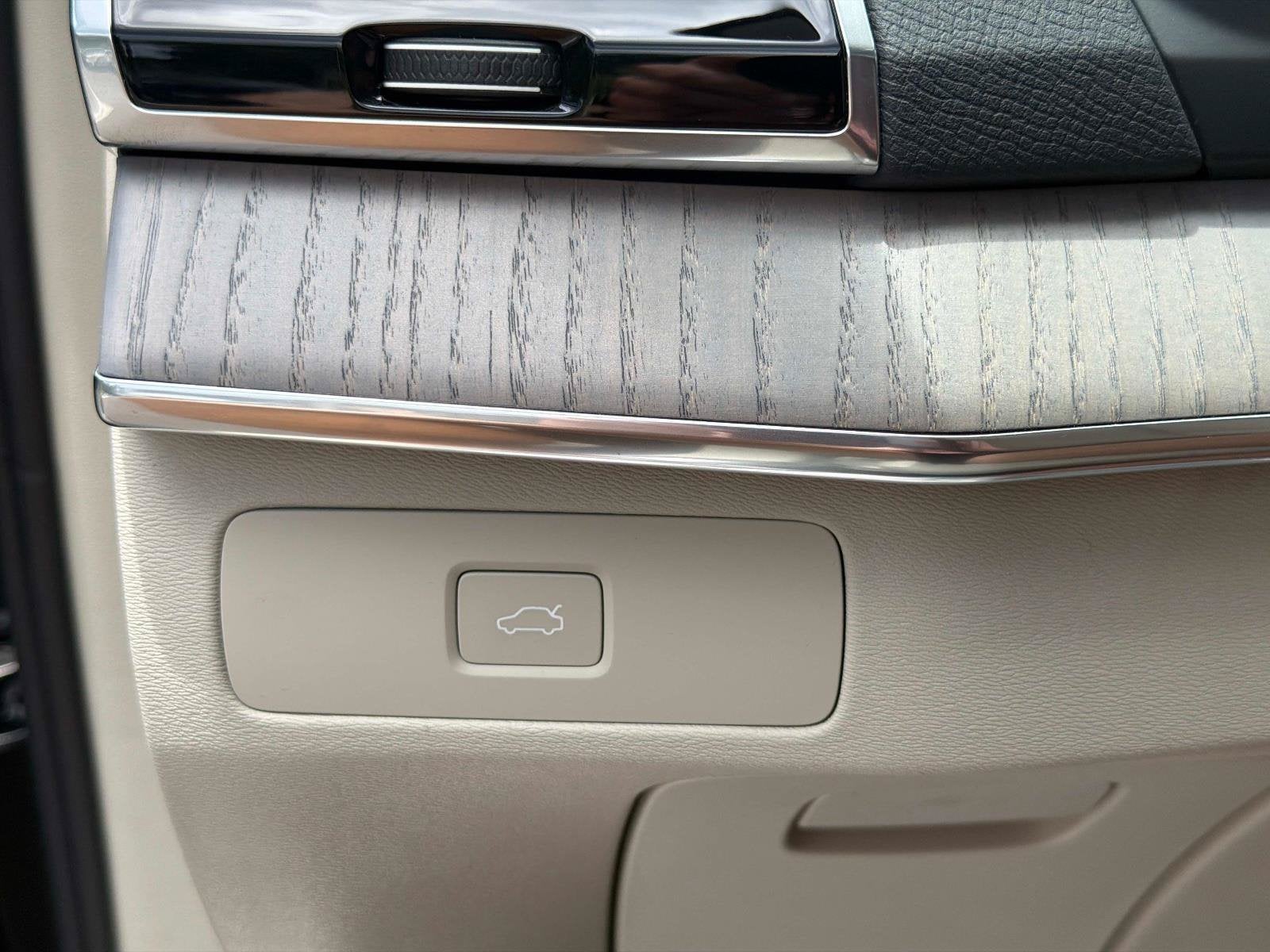 2025 Volvo XC90 Plus