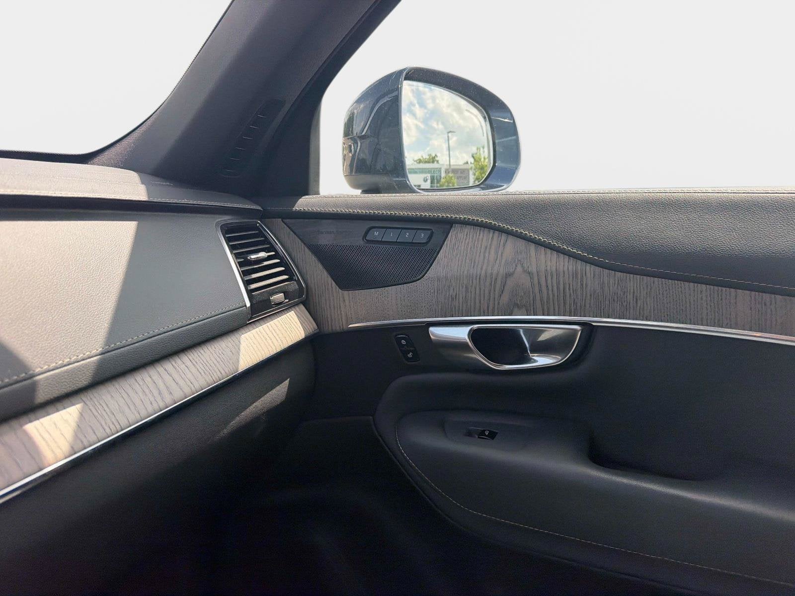 2023 Volvo XC90 Ultimate
