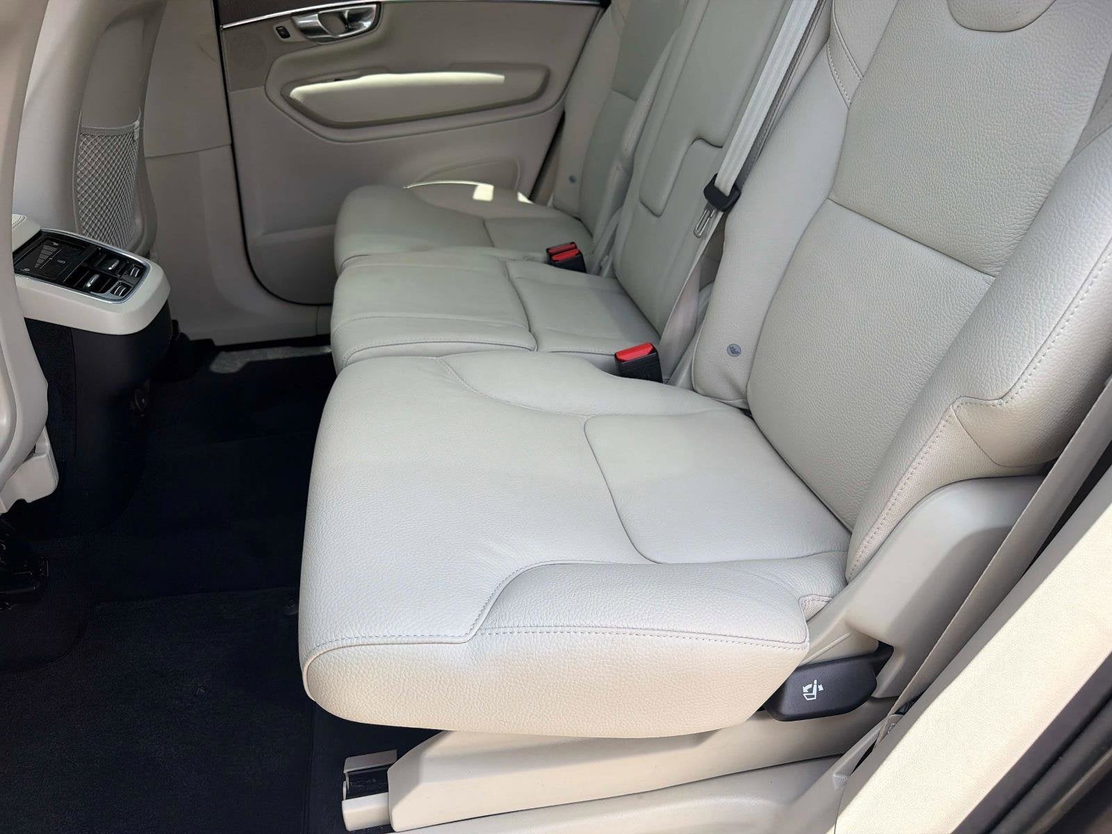 2023 Volvo XC90 Plus