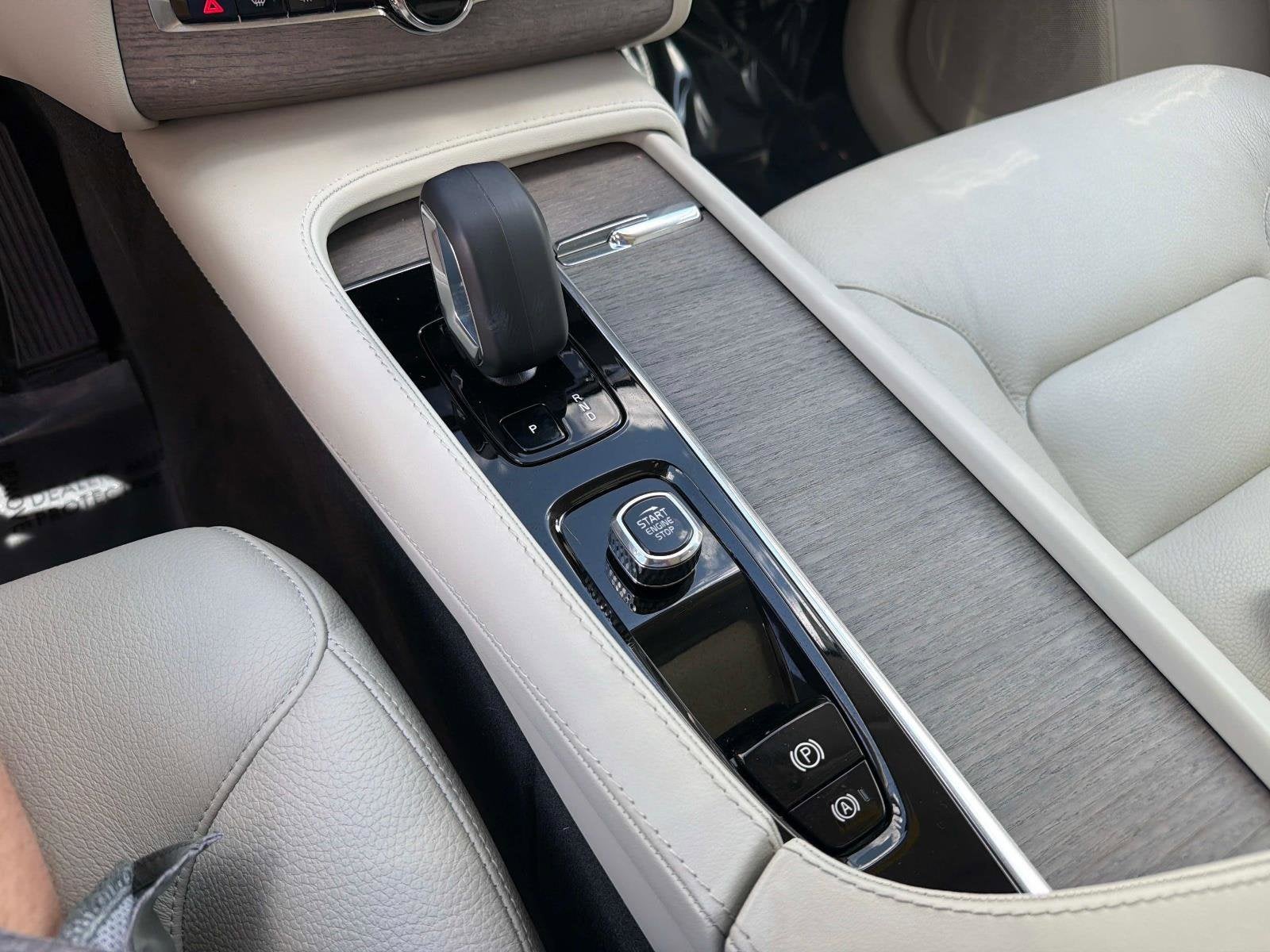 2023 Volvo XC90 Plus