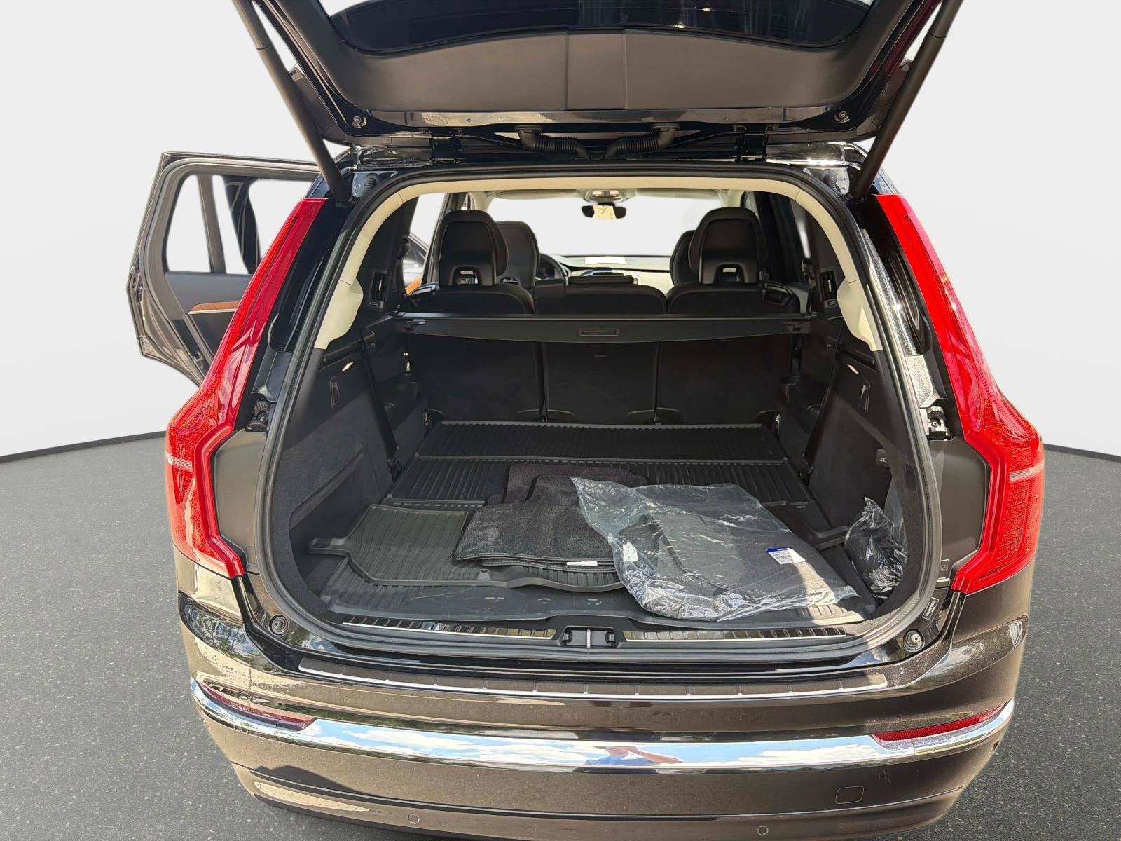 2023 Volvo XC90 Plus