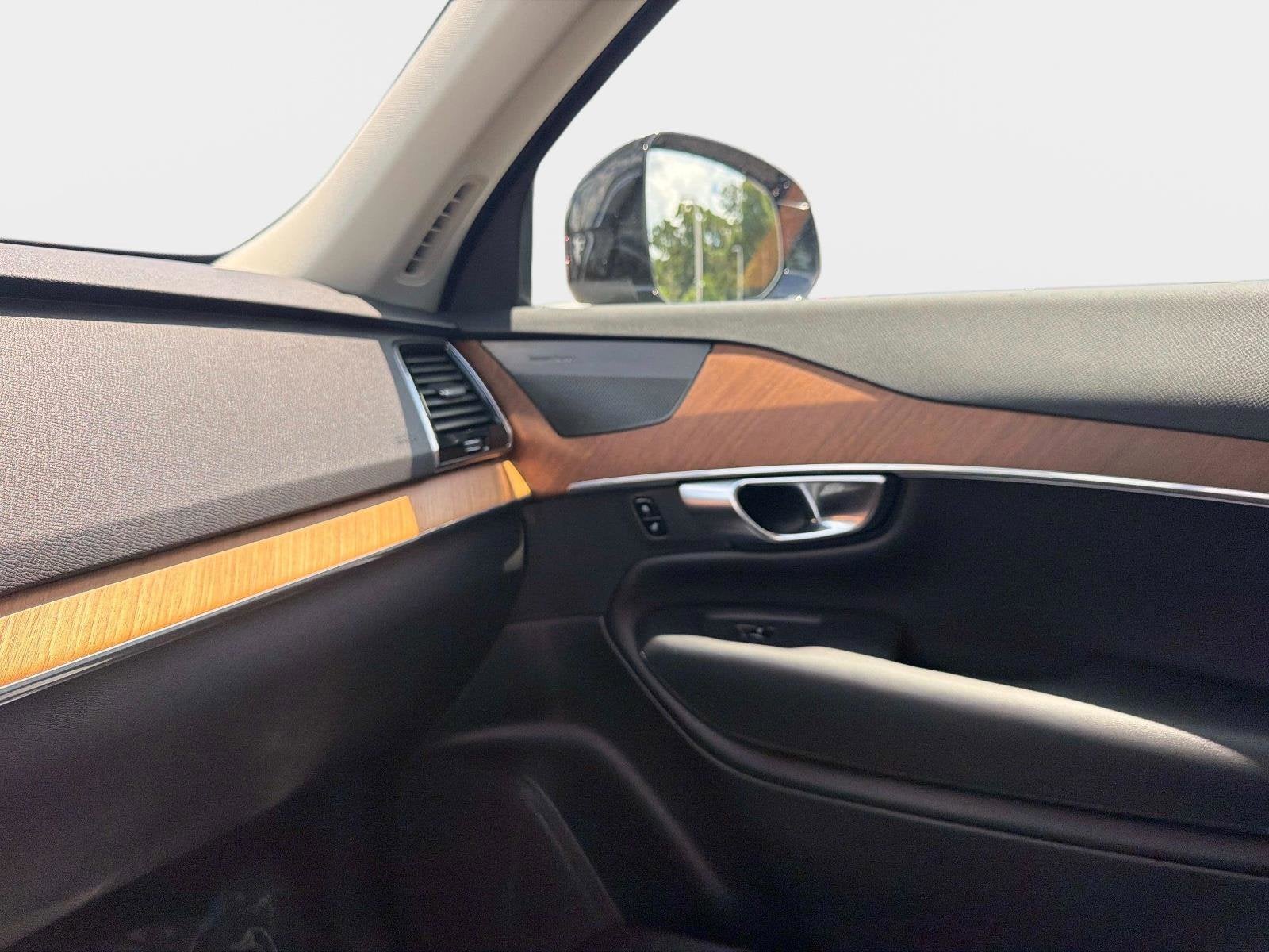 2023 Volvo XC90 Plus