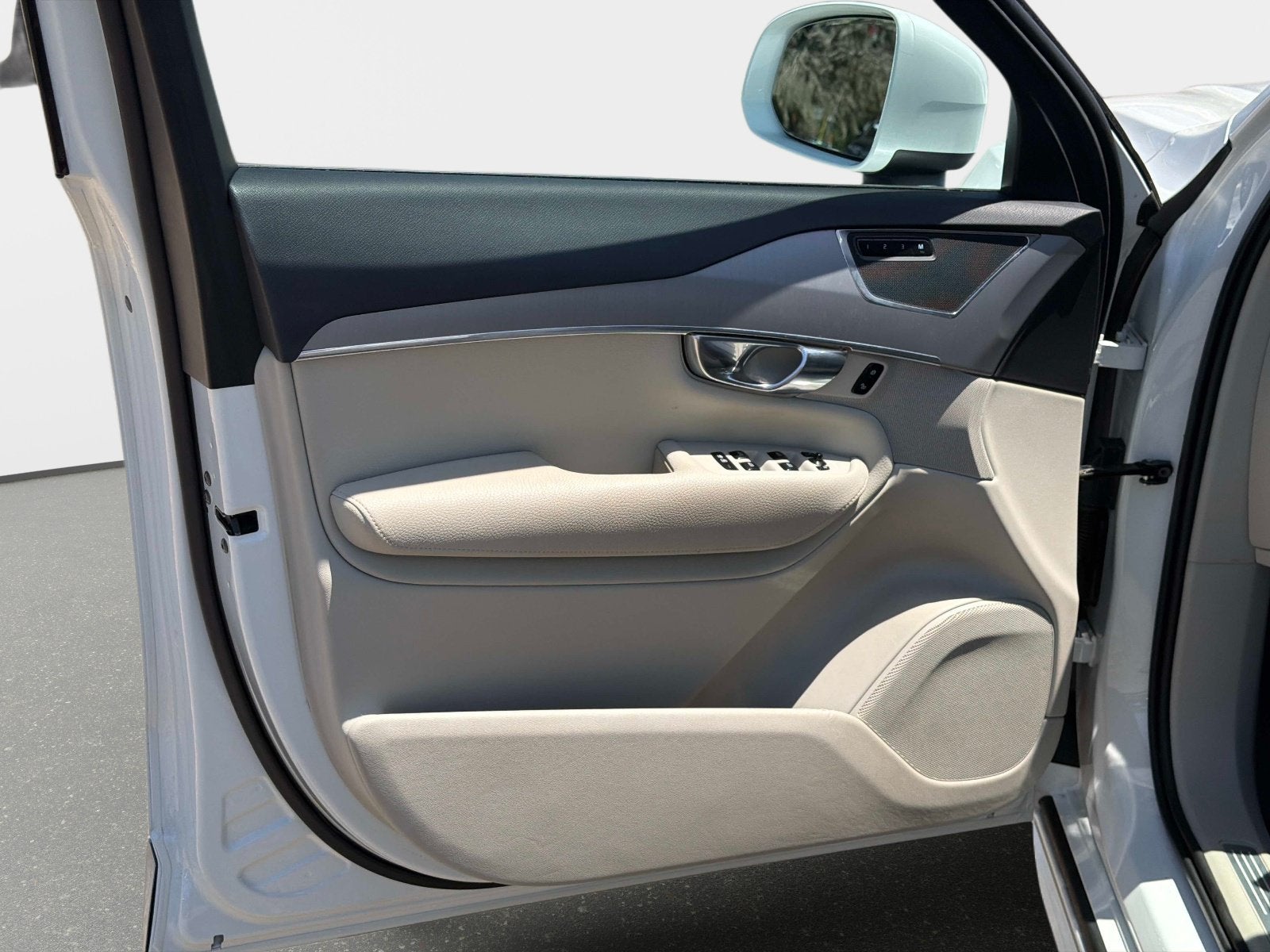2021 Volvo XC90 Momentum